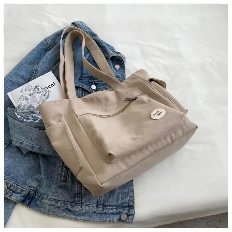Große Damenmode-Studententasche