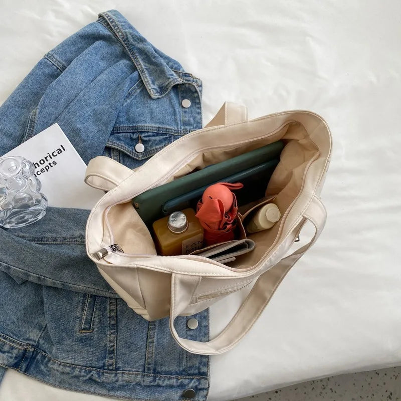 Große Damenmode-Studententasche