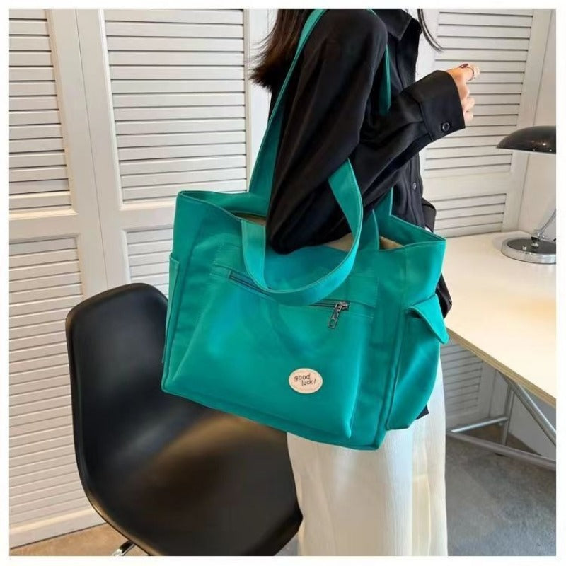 Große Damenmode-Studententasche