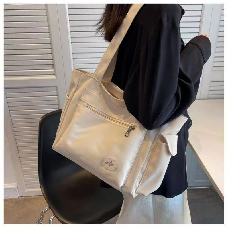 Große Damenmode-Studententasche